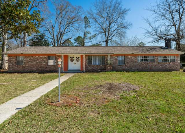 Property at 2816 Williamsburg Rd, Hattiesburg, MS 39402, 3 beds, 2 baths