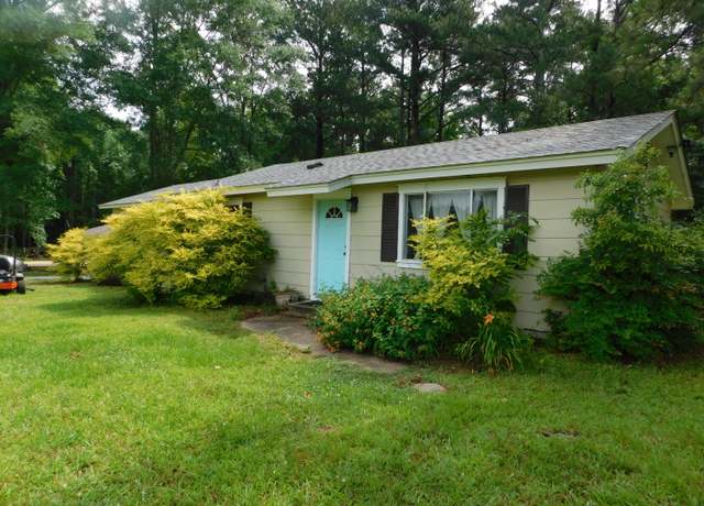 Property at 970 Lake Mike Conner Rd, Collins, MS 39428, 3 beds, 1 bath