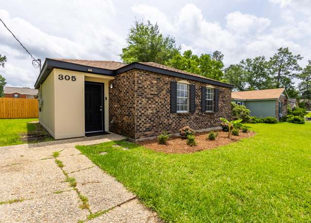 Property at 305 N 40th Ave, Hattiesburg, MS 39401, 3 beds, 2 baths