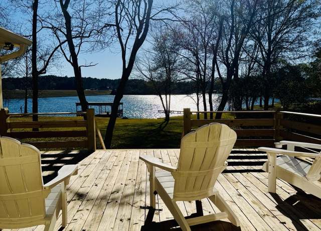 Property at 40 Buccaneer Dr, Hattiesburg, MS 39402, 3 beds, 3.5 baths