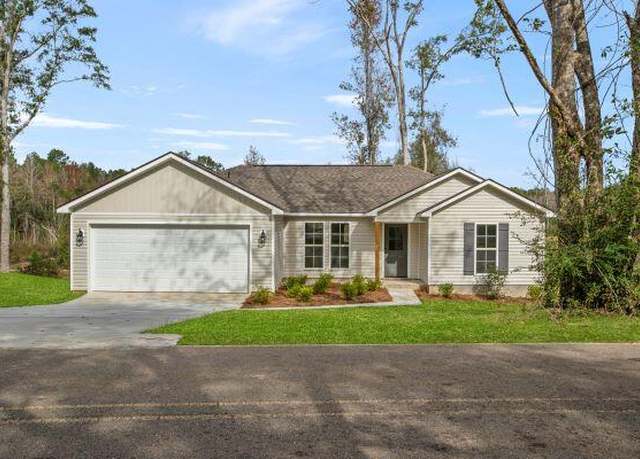 Property at 16 Ford Rd, Hattiesburg, MS 39401, 3 beds, 2 baths