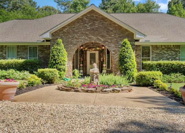 Property at 35 Dogwood Cir, Petal, MS 39465, 4 beds, 2.5 baths