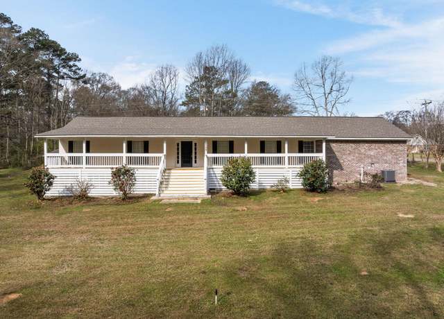 Property at 125 N Beverly Hills Rd, Hattiesburg, MS 39402, 4 beds, 2 baths