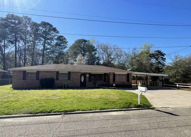 Property at 1609 Pineview, Columbia, MS 39429, 3 beds, 1.5 baths