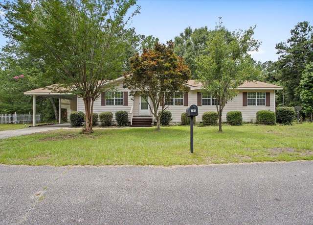 Property at 360 Elks Lake Rd, Hattiesburg, MS 39401, 4 beds, 2 baths