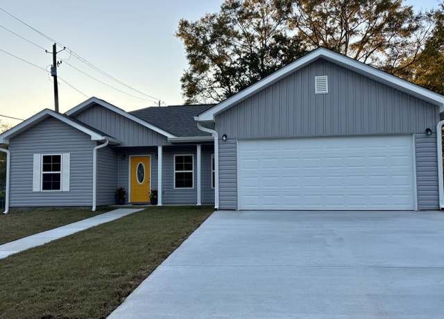 Property at 1004 N 1st Ave, Laurel, MS 39440, 3 beds, 2 baths