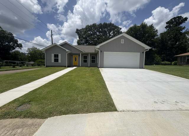 Property at 1004 N 1st Ave, Laurel, MS 39440, 3 beds, 2 baths