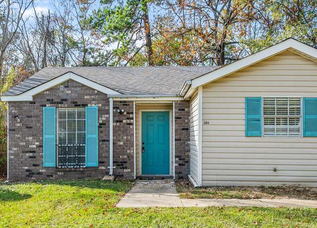Property at 306 N 40th Ave, Hattiesburg, MS 39401, 3 beds, 2 baths