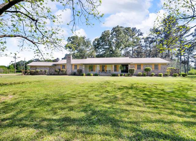 Property at 242 Siloam Rd Rd, Magee, MS 39111, 4 beds, 3 baths