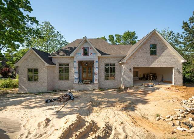 Property at 21 Buckskin Dr, Hattiesburg, MS 39402, 5 beds, 3 baths