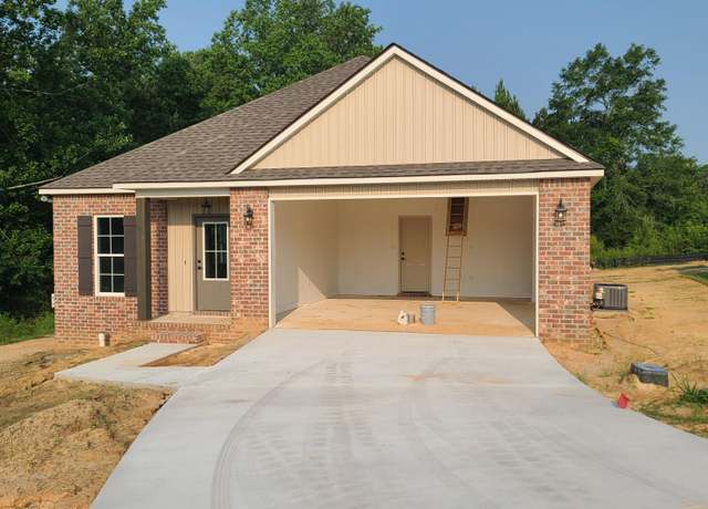 Property at 18 Golden Oak St, Hattiesburg, MS 39402, 3 beds, 2 baths
