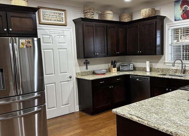 Property at 20 Silverleaf Ln, Hattiesburg, MS 39402, 3 beds, 2 baths