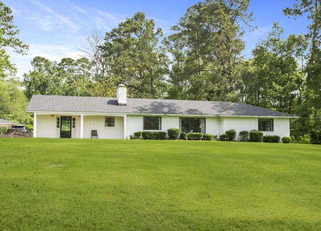 Property at 632 2nd Ave NW, Magee, MS 39111, 3 beds, 2.5 baths