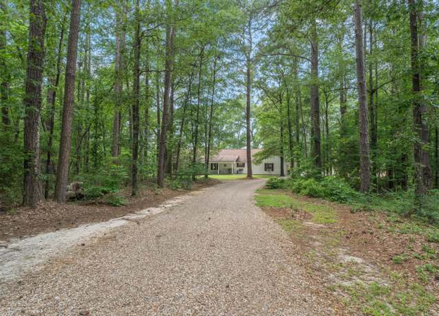 Property at 85 W Lake Rd, Hattiesburg, MS 39402, 4 beds, 2 baths