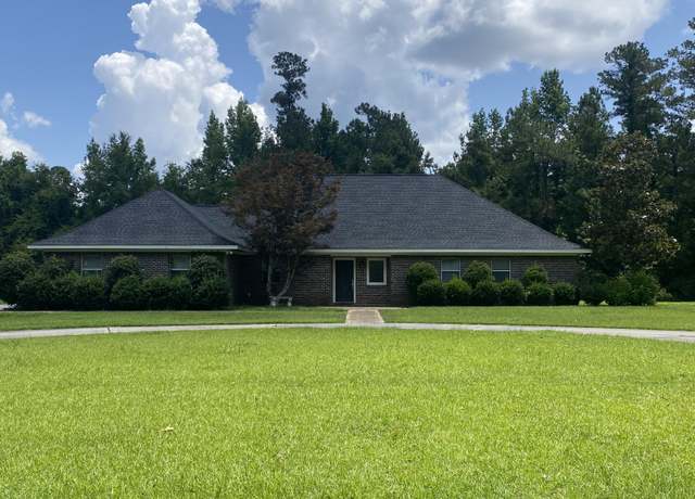 Property at 1078 Poplar Rd, Hattiesburg, MS 39401, 4 beds, 2.5 baths