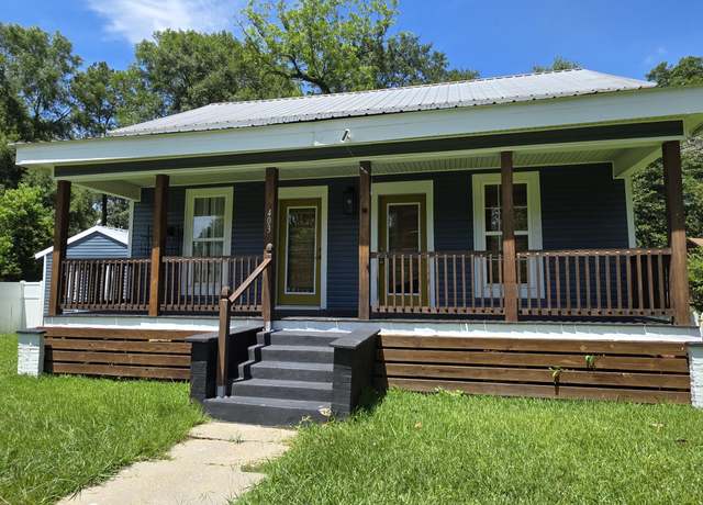 Property at 403 Main St, Ellisville, MS 39437, 3 beds, 2 baths