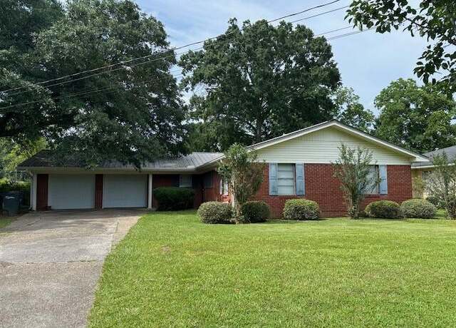 Property at 807 Greymont Dr, Columbia, MS 39429, 3 beds, 2 baths
