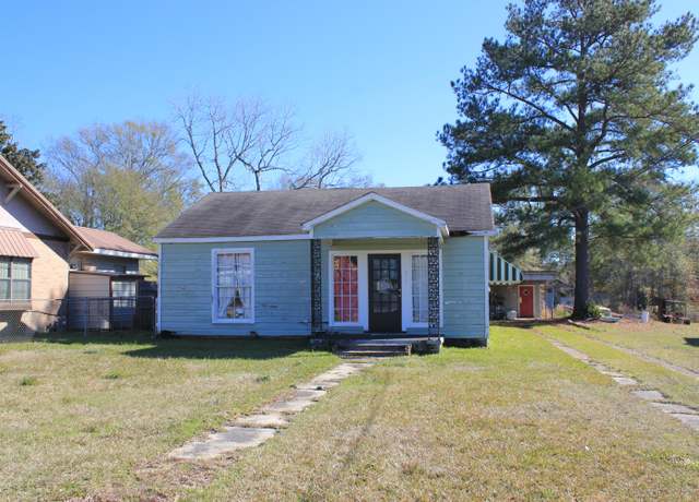 Property at 334 Hawkins Ave, Columbia, MS 39429, 2 beds, 1 bath