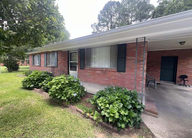 Property at 111 Katherine Dr, Columbia, MS 39429, 3 beds, 1.5 baths