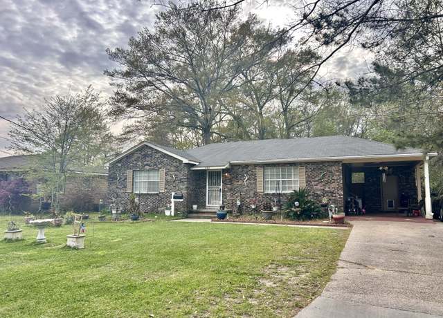 Property at 602 Graymont Ave, Hattiesburg, MS 39401, 4 beds, 2 baths