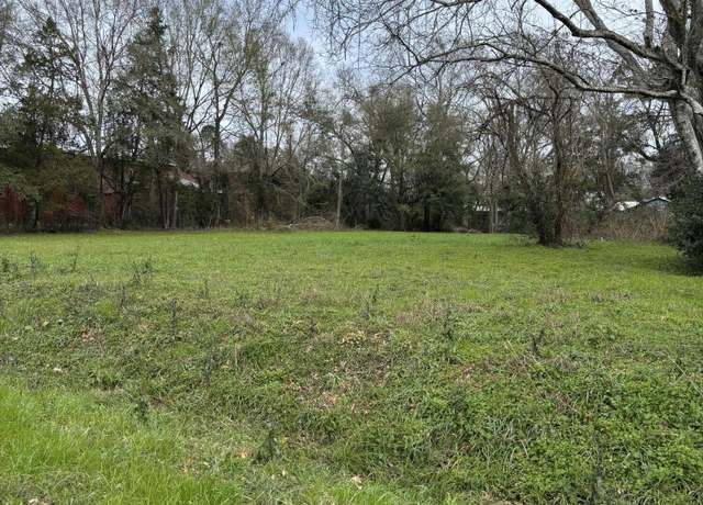 Property at 823 Edgar St, Mccomb, MS 39648