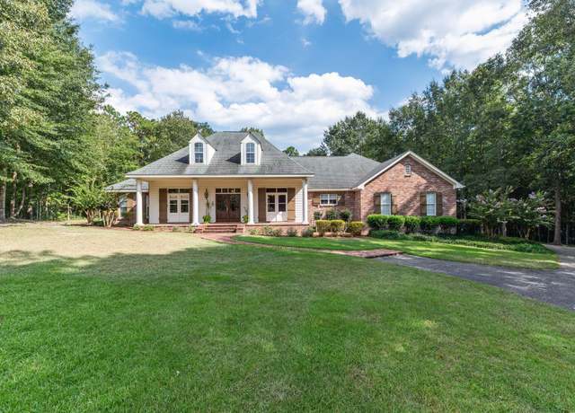 Property at 72 Brookline Dr, Hattiesburg, MS 39402, 4 beds, 3.5 baths