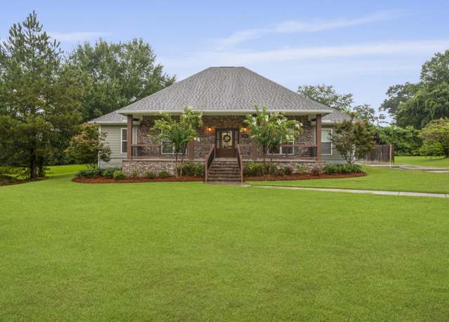 Property at 3605 Peach St, Hattiesburg, MS 39402, 4 beds, 2 baths