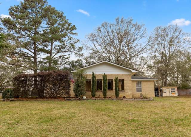 Property at 1210 Dawn Dr, Ellisville, MS 39437, 3 beds, 2.5 baths