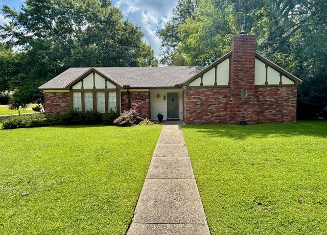 Property at 3020 Mesa Dr, Hattiesburg, MS 39402, 3 beds, 2 baths