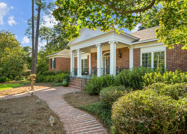 Property at 401 S 37th Ave, Hattiesburg, MS 39402, 5 beds, 4.5 baths