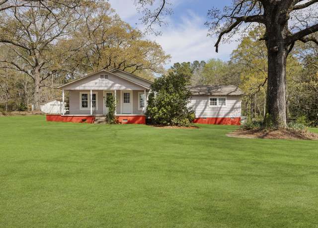Property at 10 Airport Rd, Prentiss, MS 39474, 4 beds, 2 baths