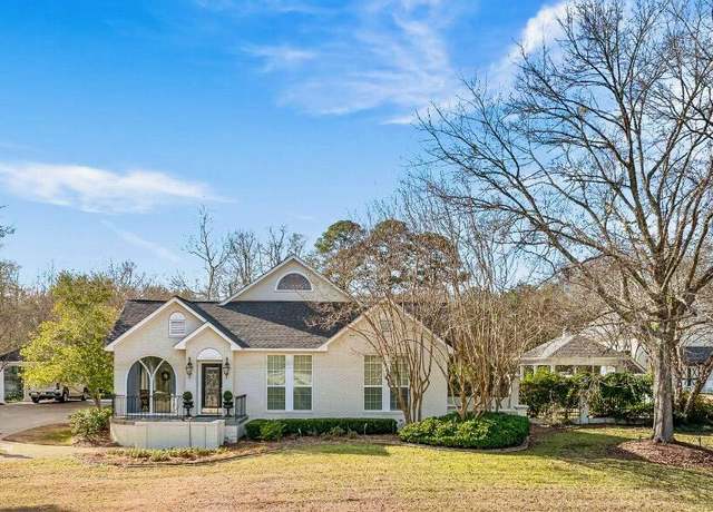 Property at 21 Emily St, Bay Springs, MS 39422, 4 beds, 3 baths