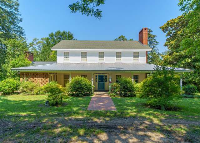 Property at 627 Cole Rd, Hattiesburg, MS 39402, 5 beds, 3.5 baths