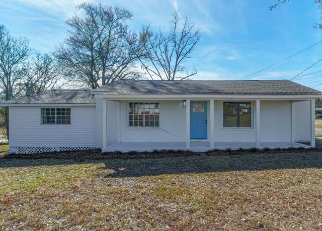 Property at 706 Main St, Ellisville, MS 39437, 3 beds, 2 baths