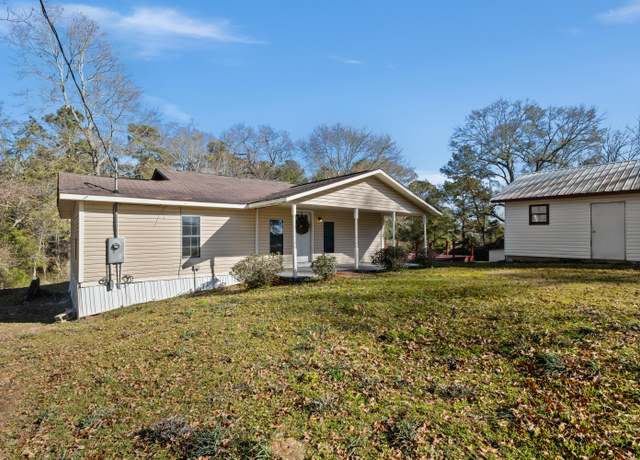 Property at 9 Dearman Rd, Collins, MS 39428, 4 beds, 2 baths