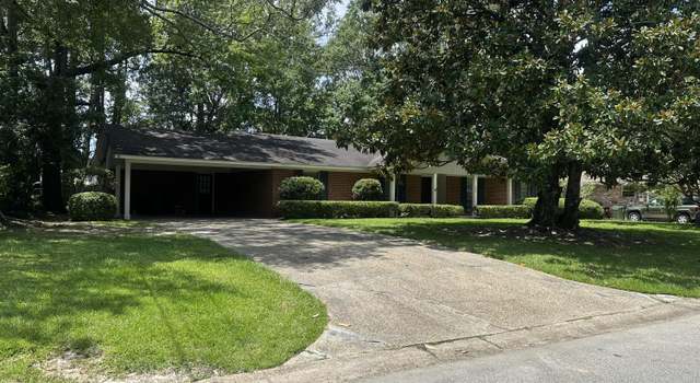 Photo of 605 Woodland Hills Dr, Hattiesburg, MS 39402