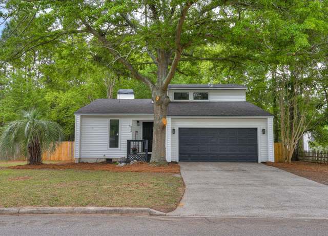 Property at 240 Darien Dr, Aiken, SC 29803, 3 beds, 2.5 baths