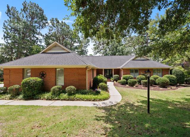 Property at 208 Bay Tree Ct, Aiken, SC 29803, 3 beds, 2.5 baths