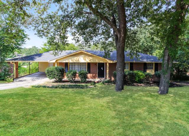 Property at 115 Ashley Cir, North Augusta, SC 29841, 5 beds, 3 baths