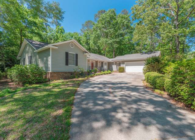 Property at 11 Whitemarsh Dr, Aiken, SC 29803, 4 beds, 2.5 baths