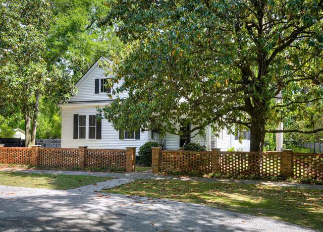 Property at 718 South Boundary Ave SE, Aiken, SC 29801, 4 beds, 2.5 baths