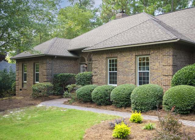 Property at 104 Red Oak Ln, Aiken, SC 29803, 4 beds, 2.5 baths
