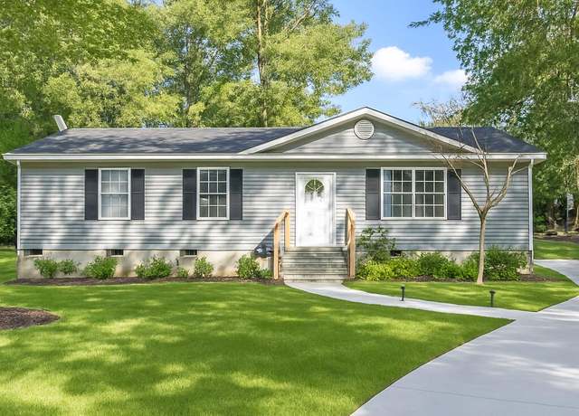 Property at 209 Thurmond St, Edgefield, SC 29824, 3 beds, 1.5 baths
