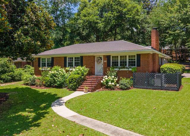 Property at 1002 Valley Rd, Aiken, SC 29801, 3 beds, 2 baths