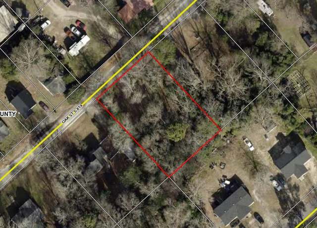 Property at 232 Oak St, Gloverville, SC 29828