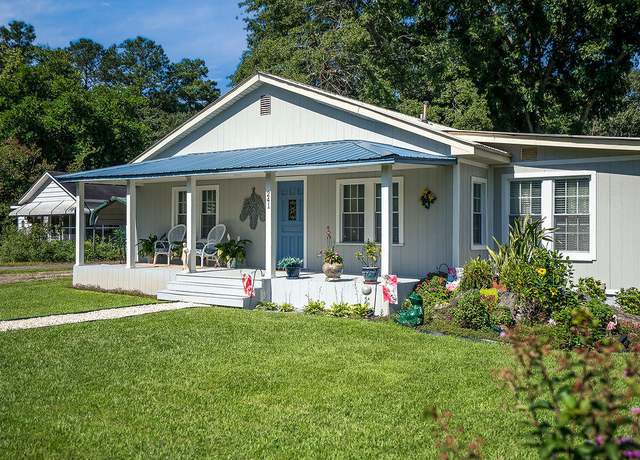 Property at 241 Berkley St SE, Aiken, SC 29801, 3 beds, 2.5 baths