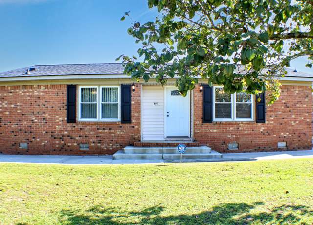 Property at 405 Pine St, Graniteville, SC 29829, 3 beds, 1.5 baths