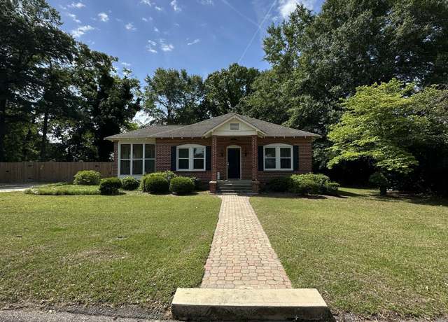 Property at 82 Nightingale St, Barnwell, SC 29812, 3 beds, 2 baths