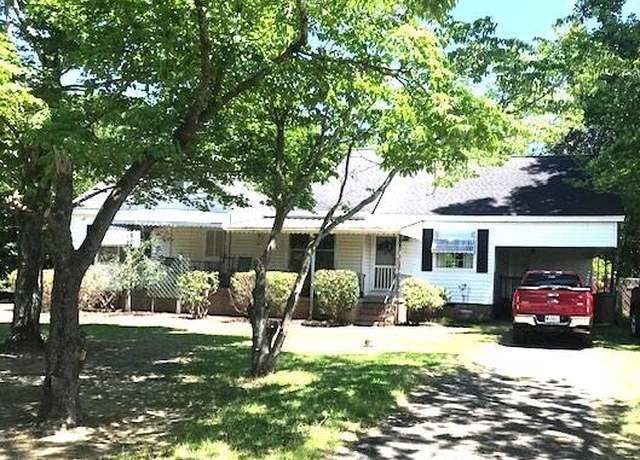 Property at 8280 Marlboro Ave, Barnwell, SC 29812, 3 beds, 1.5 baths