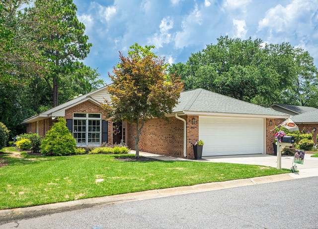 Property at 205 Carlyle Pl, Aiken, SC 29801, 3 beds, 2 baths